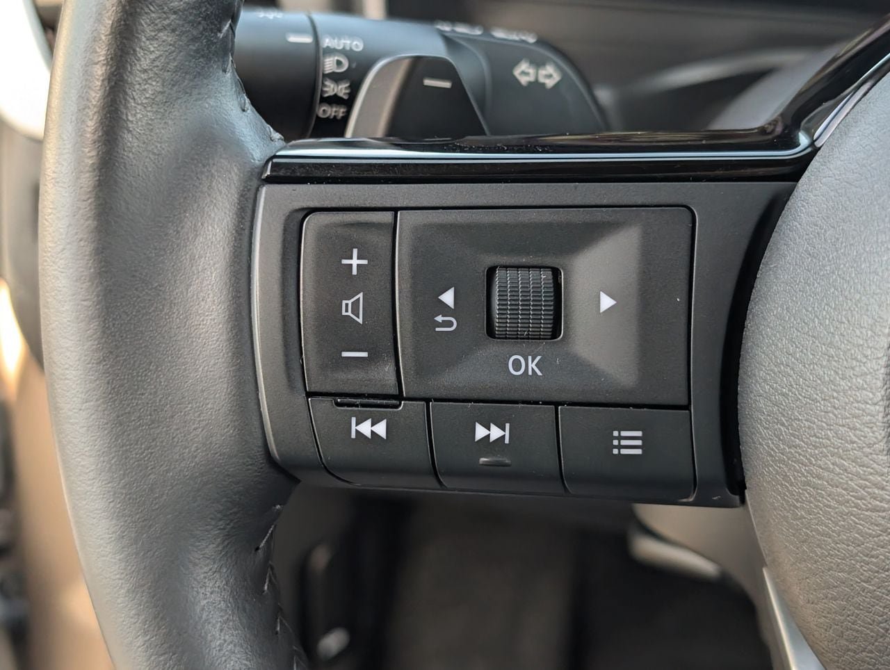 Certified 2024 Nissan Rogue Platinum w/ Platinum Premium Package FWD image 22