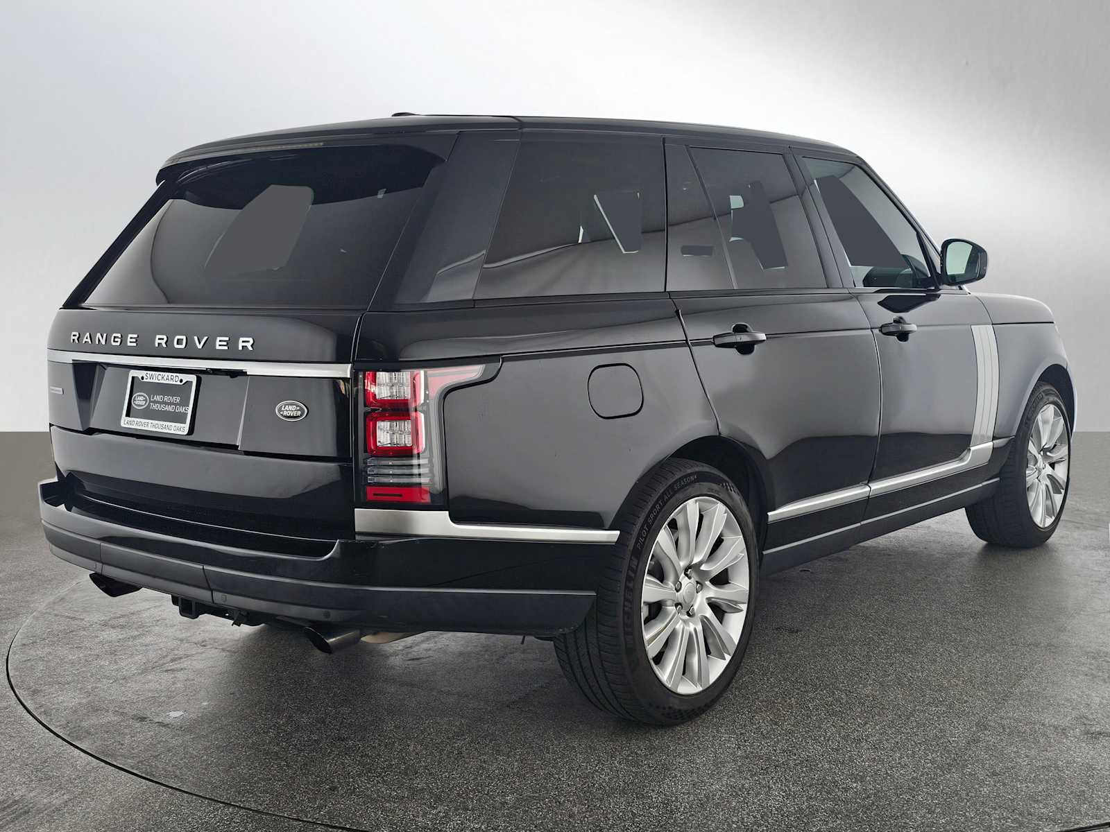 Used 2015 Land Rover Range Rover Supercharged image 5
