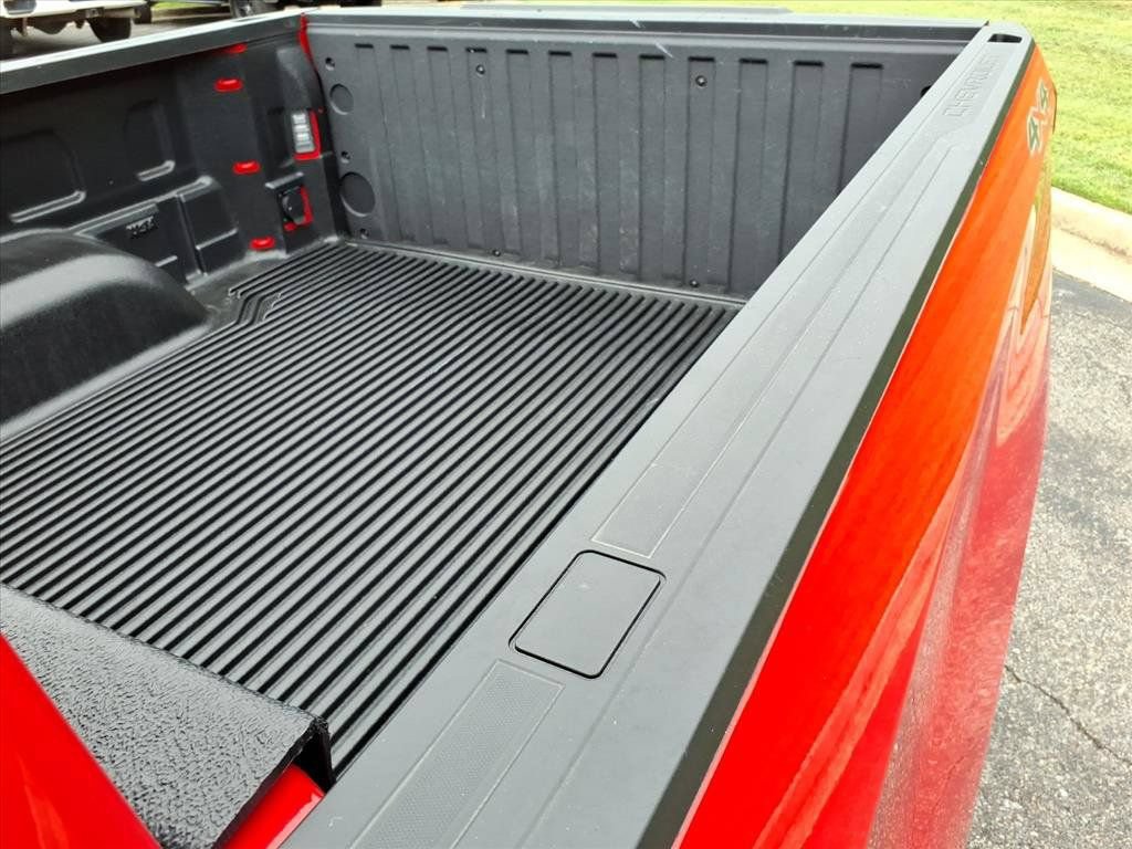 Used 2026 Chevrolet Silverado 1500 LT AWD/4WD image 14