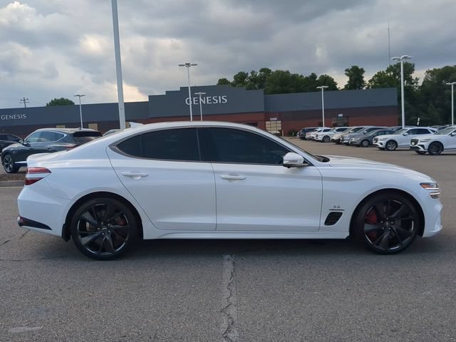 Used 2023 Genesis G70 2.0T w/ Sport Prestige Package RWD image 3
