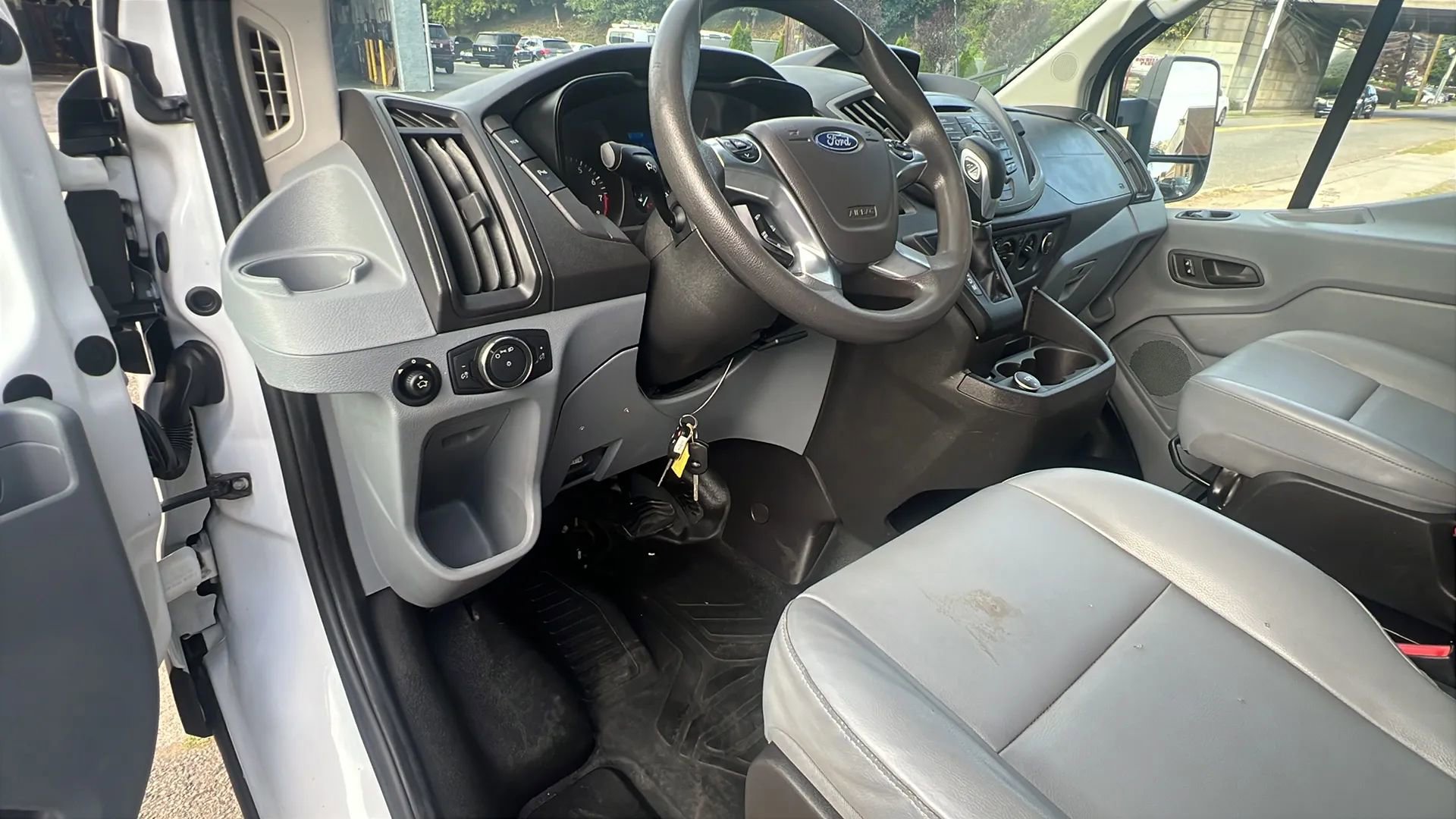 Used 2018 Ford Transit 250 130 Low Roof image 26