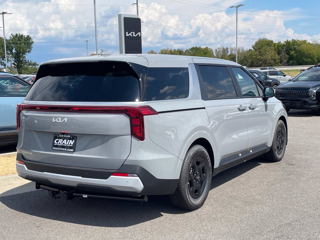 New 2027 Kia Carnival FWD image 7