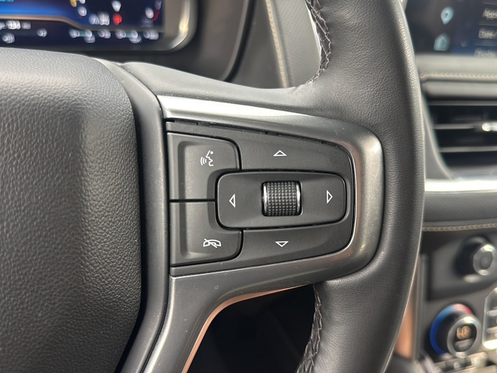 Certified 2024 Chevrolet Tahoe Premier AWD/4WD image 32