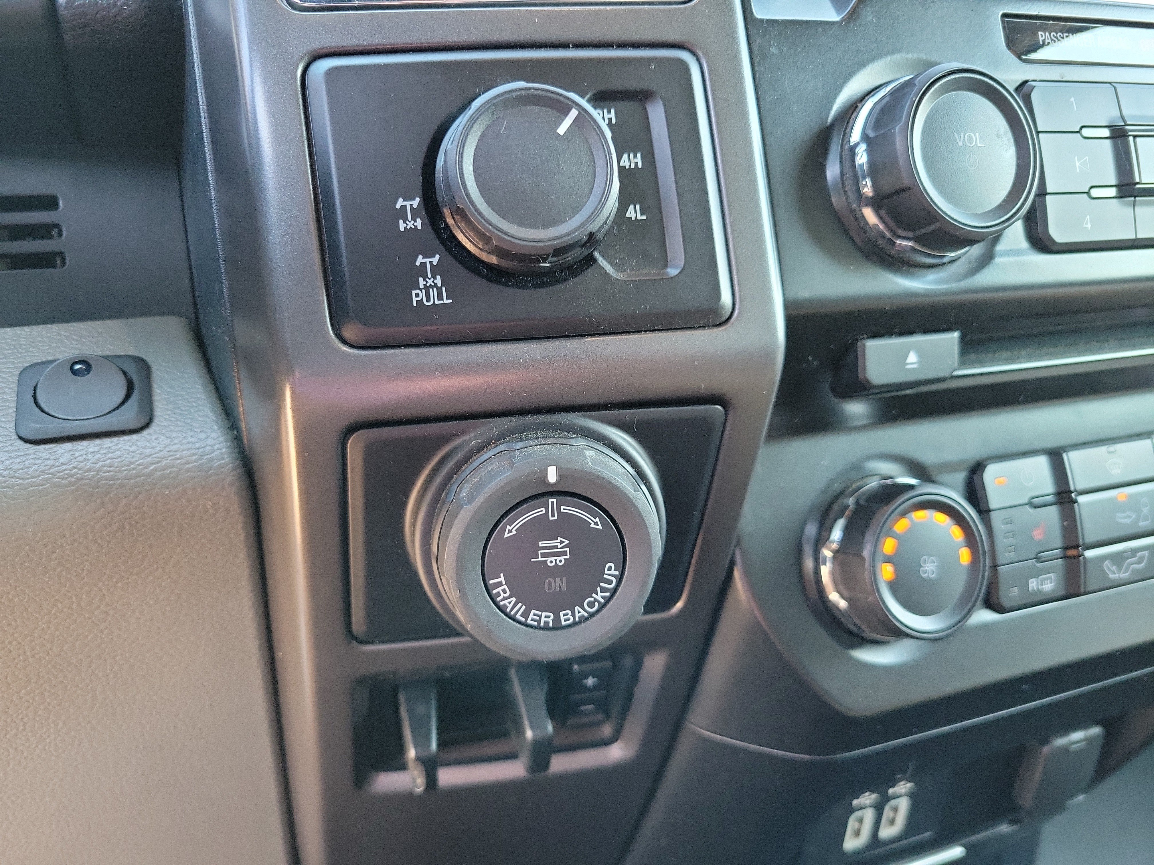 Used 2016 Ford F150 XLT w/ Equipment Group 302A Luxury AWD/4WD image 20