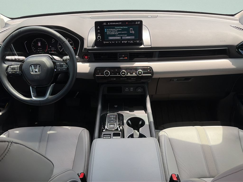 Certified 2025 Honda Pilot Touring image 16