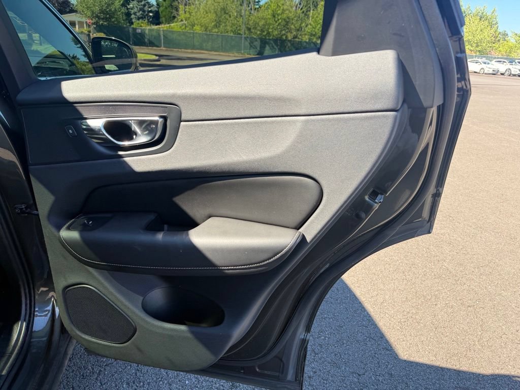 Used 2018 Volvo XC60 T5 Inscription w/ Luxury Seat Package AWD/4WD image 26