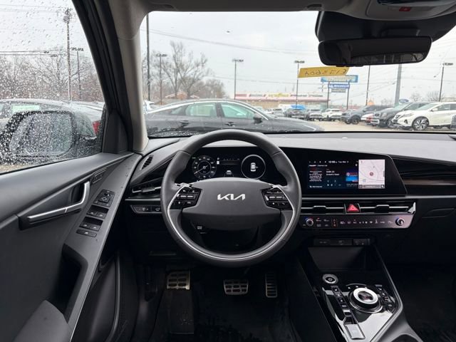 Certified 2023 Kia Niro Wave w/ Wave Preserve Package image 7