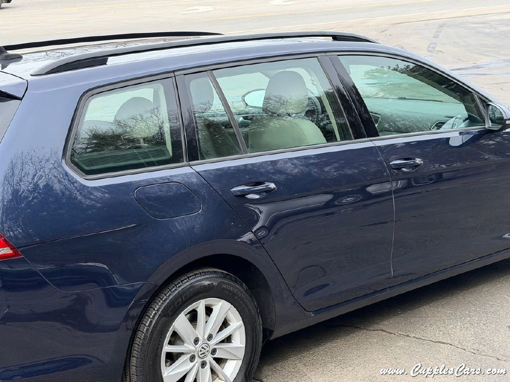 Used 2016 Volkswagen Golf S image 38