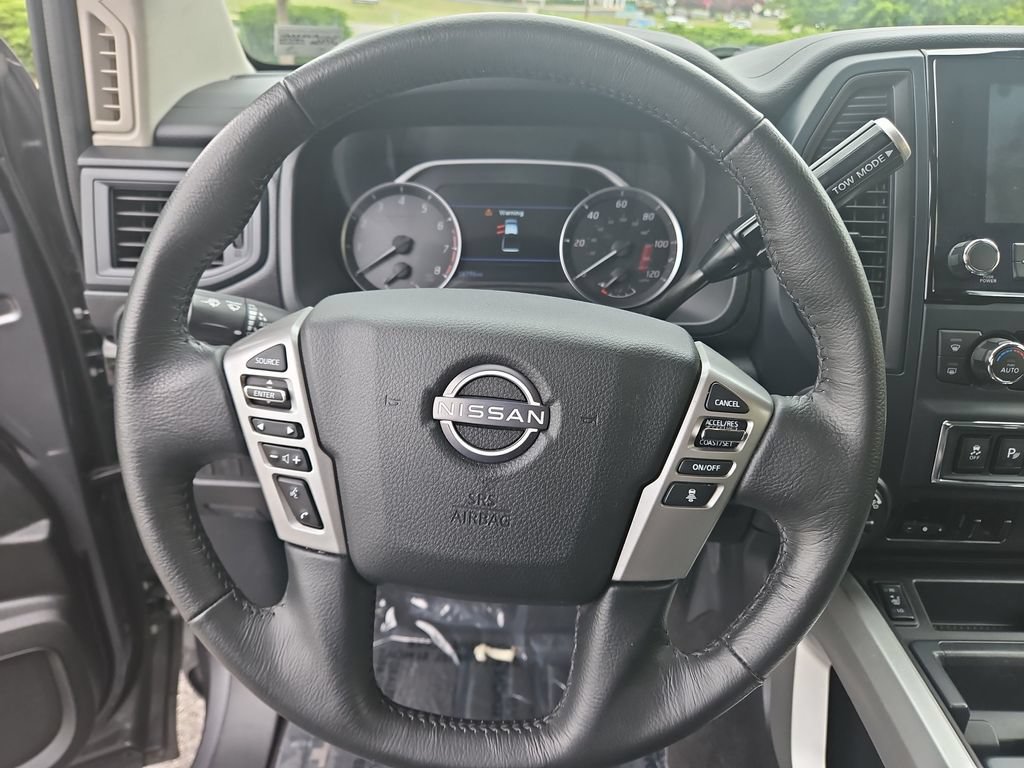 Used 2024 Nissan Titan SV w/ SV Convenience Package AWD/4WD image 15