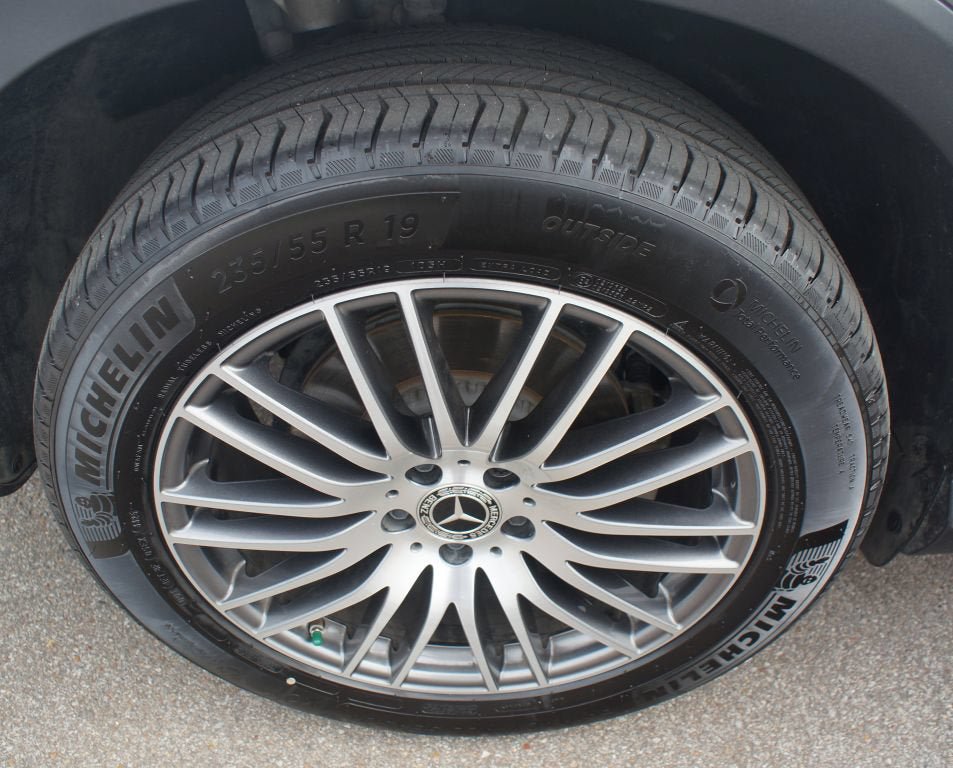 Used 2025 Mercedes-Benz GLC 300 image 25