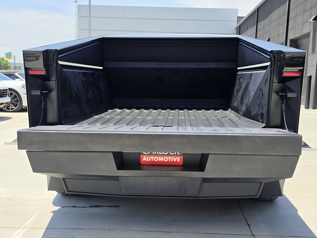 Used 2024 Tesla Cybertruck Cyberbeast AWD/4WD image 28
