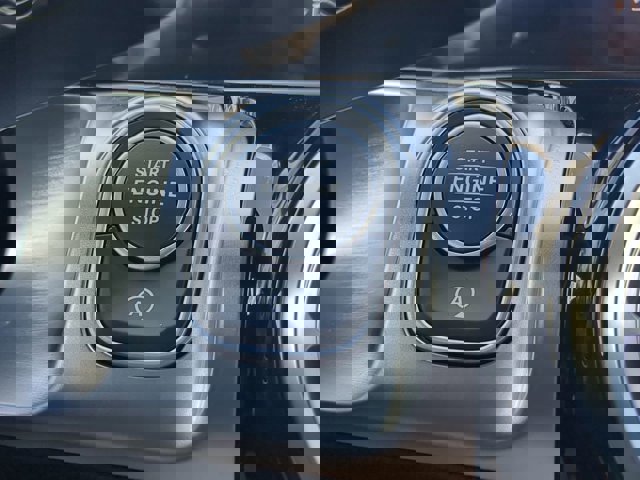 Used 2025 Mercedes-Benz GLB 250 GLB 250 image 24