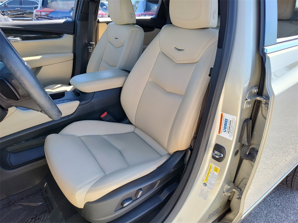 Used 2017 Cadillac XT5 FWD image 19