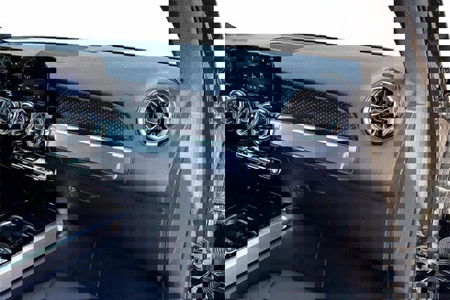 Certified 2025 Mercedes-Benz GLB 250 4MATIC image 29