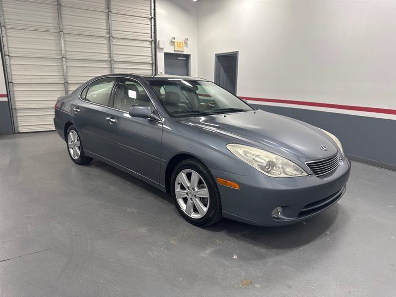 Used 2005 Lexus ES 330 FWD image 2