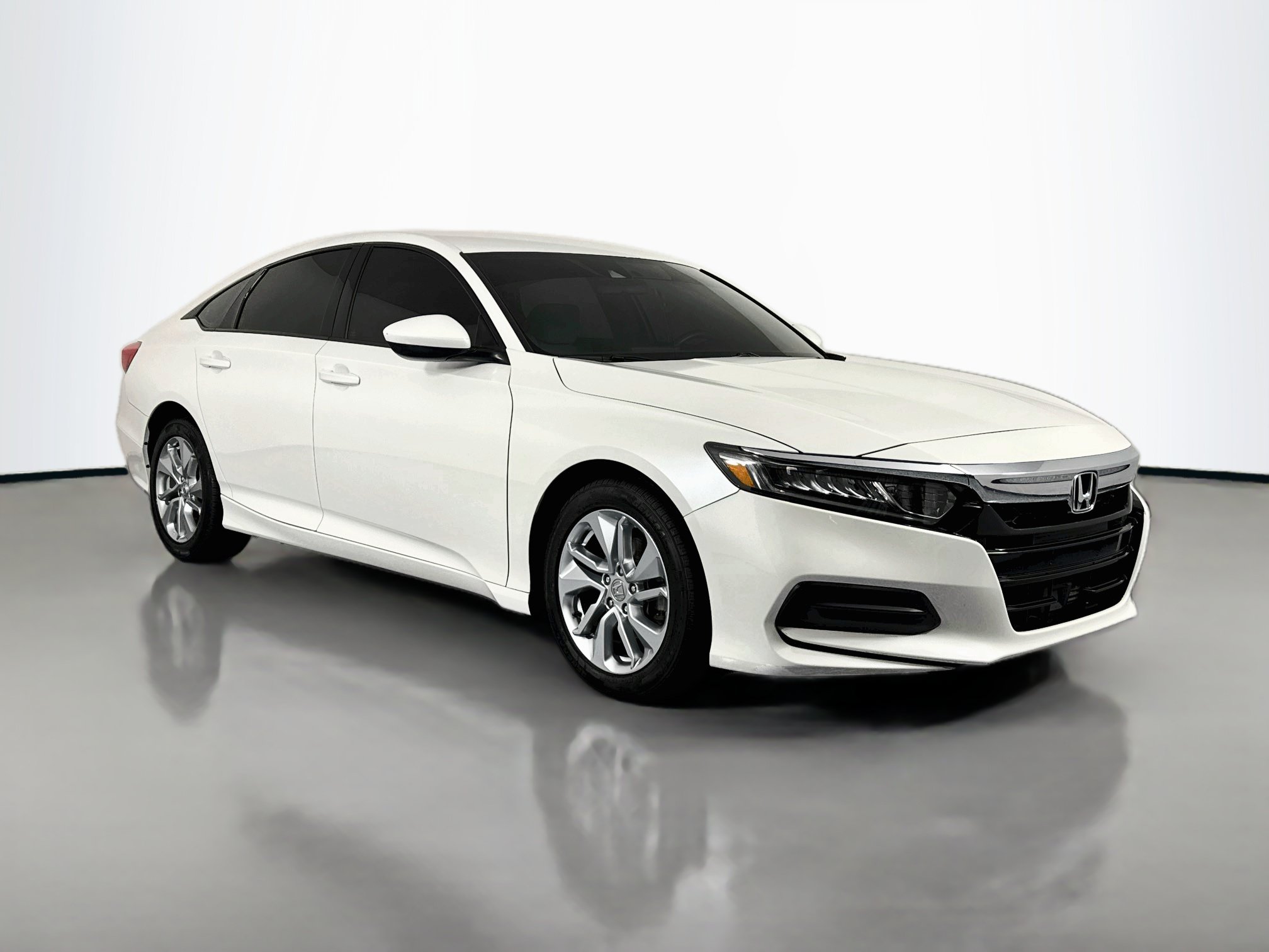 Certified 2018 Honda Accord LX image 3