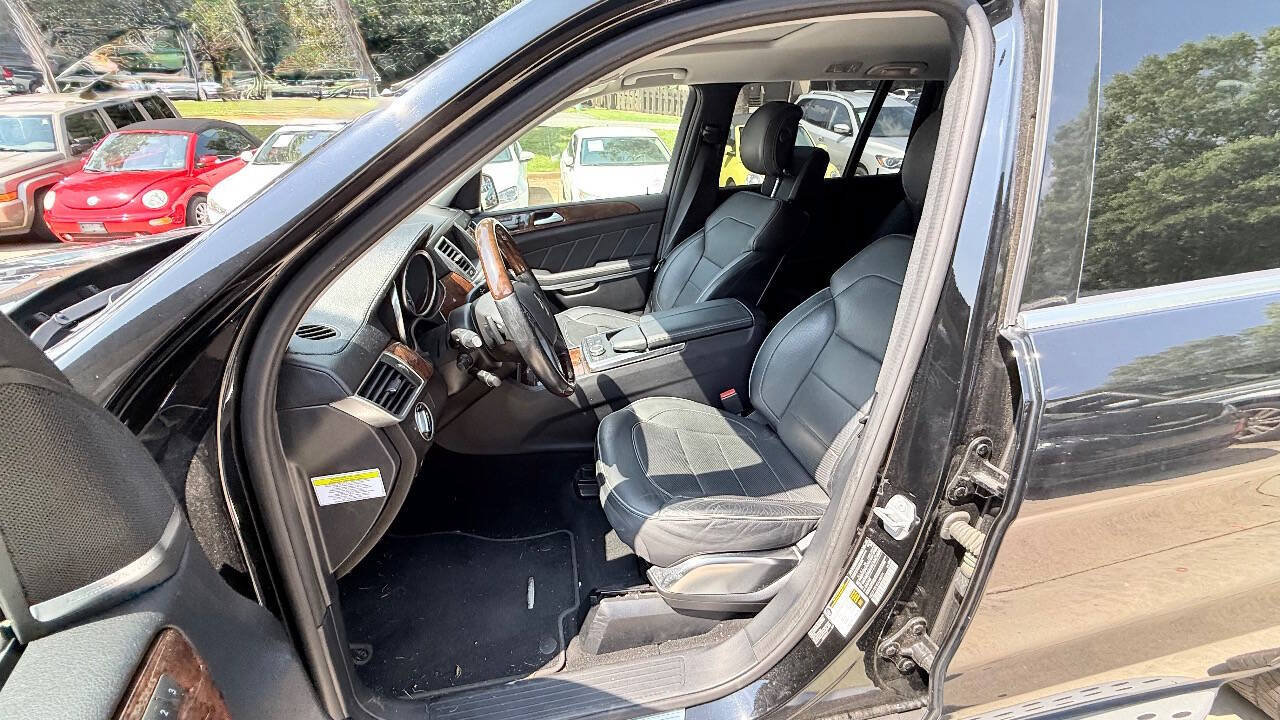 Used 2014 Mercedes-Benz GL 550 4MATIC image 24