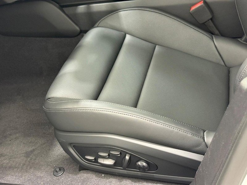 New 2025 Porsche Taycan image 25