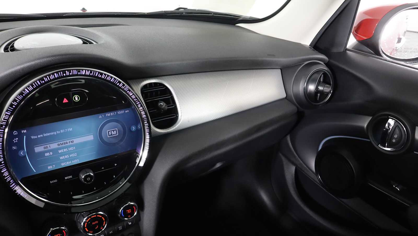 Used 2024 MINI Cooper 4-Door Hardtop FWD image 30