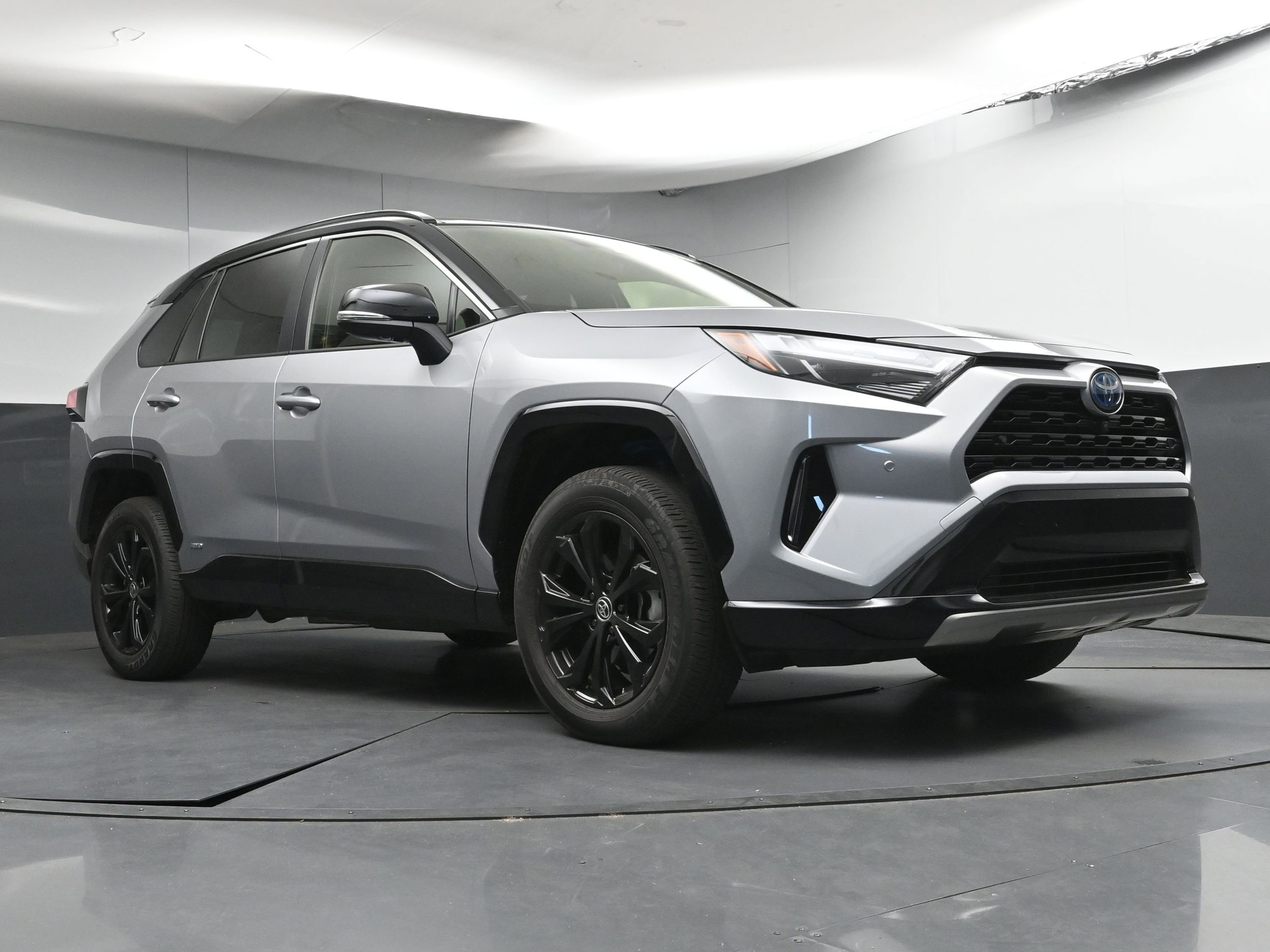 Used 2024 Toyota RAV4 XSE AWD/4WD image 24