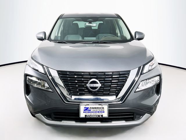 Used 2023 Nissan Rogue SV image 2