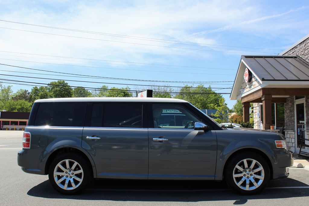 Used 2009 Ford Flex Limited image 4