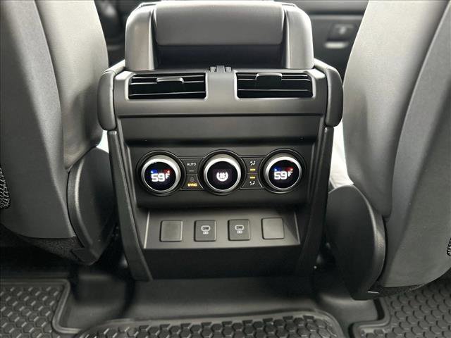 New 2024 Land Rover Defender 110 SE image 20