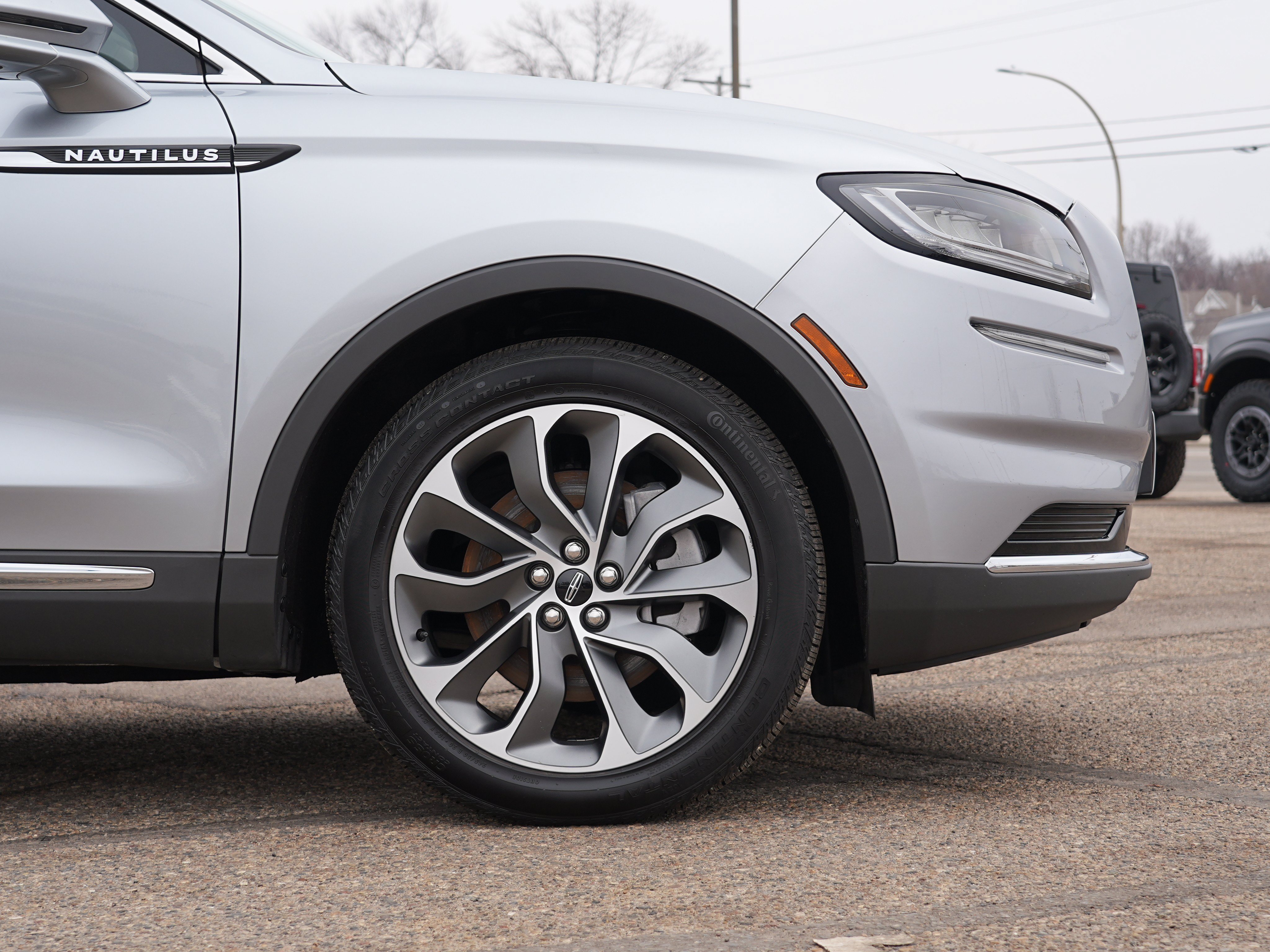 Used 2022 Lincoln Nautilus Reserve AWD/4WD image 13