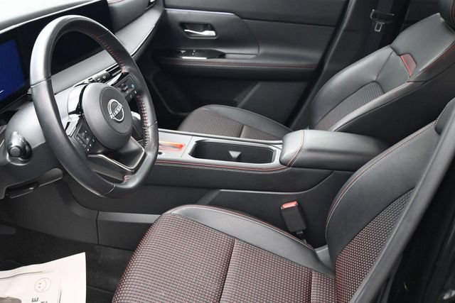 Used 2025 Nissan Kicks SR FWD image 23