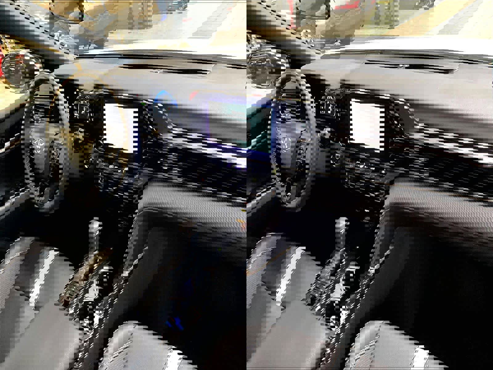 Used 2025 Toyota Camry SE image 14