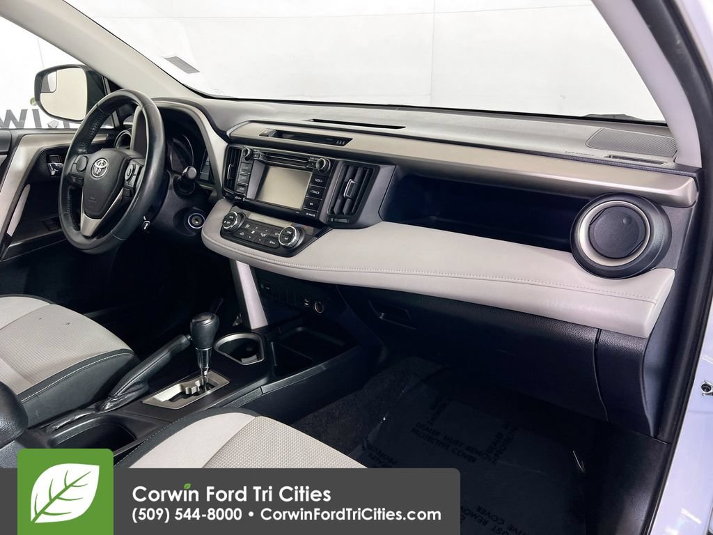 Used 2017 Toyota RAV4 XLE FWD image 28