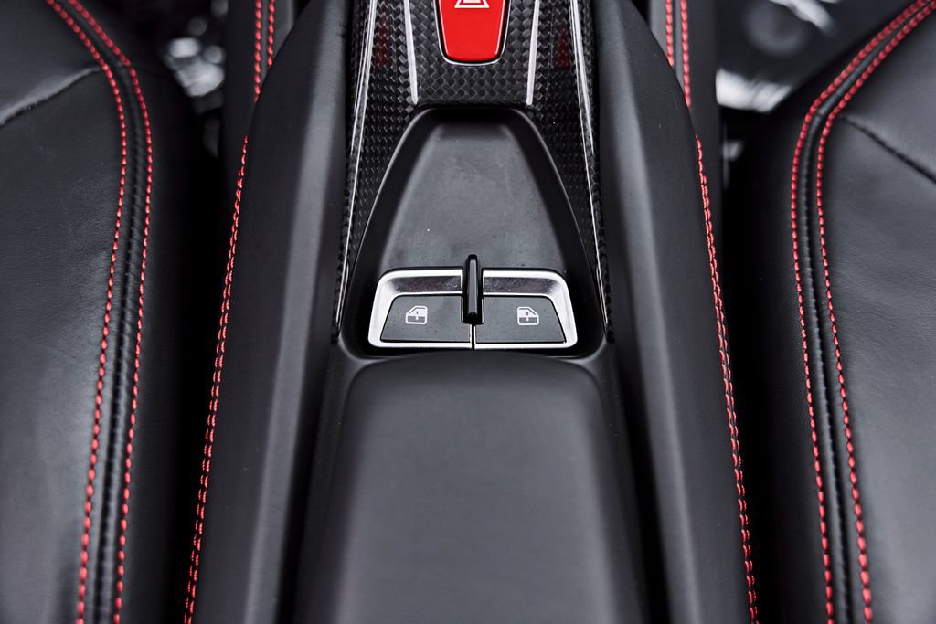 Used 2020 Ferrari F8 Tributo RWD image 82