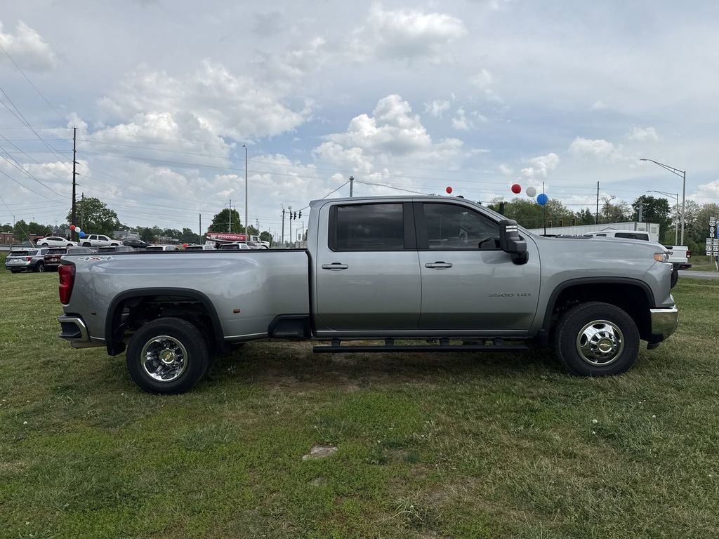 Used 2025 Chevrolet Silverado 3500 LT AWD/4WD image 14
