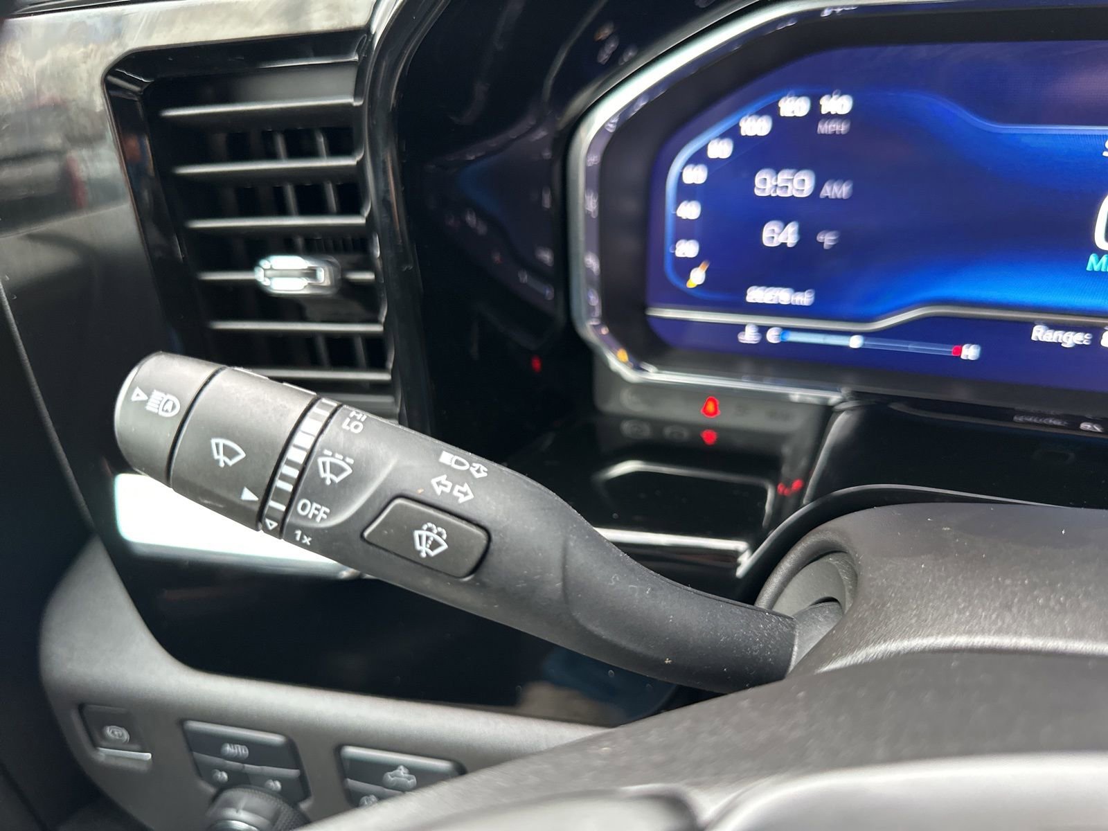 Used 2023 Chevrolet Silverado 1500 LT image 32