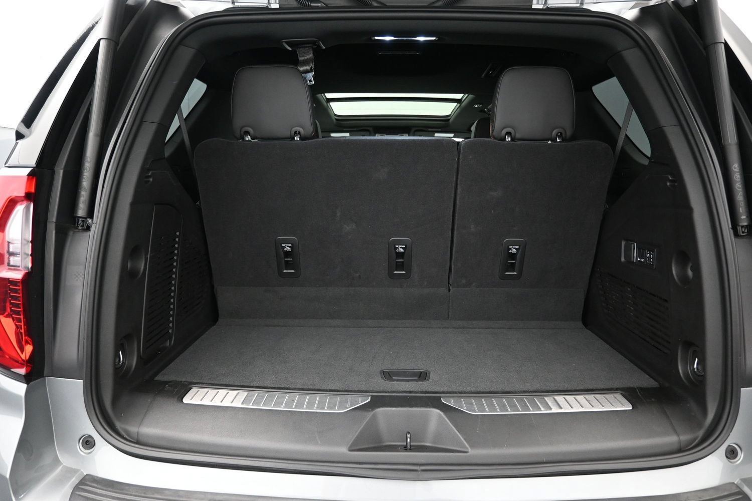 Used 2025 GMC Yukon AT4 w/ AT4 Premium Plus Package AWD/4WD image 7