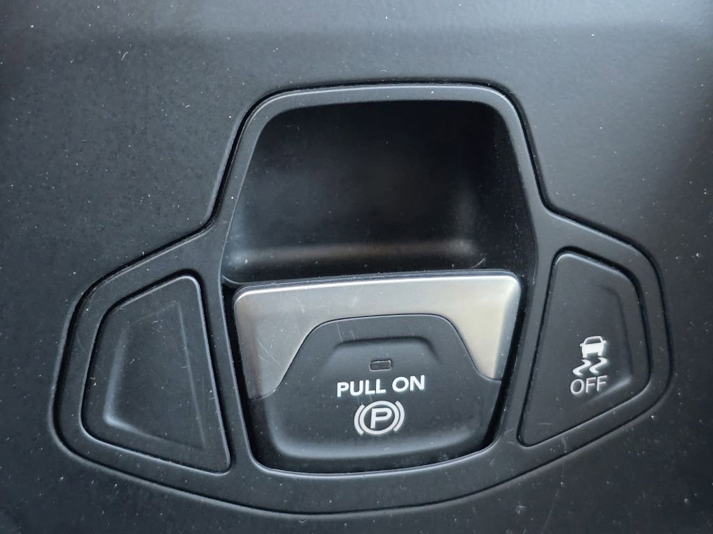 Used 2018 Jeep Renegade Sport w/ Power & Air Group image 9