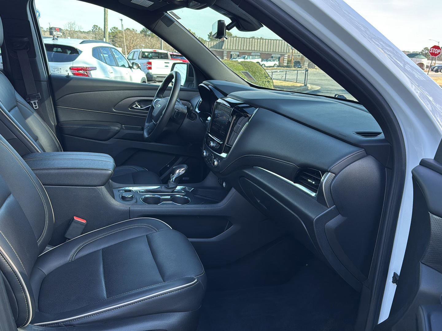 Certified 2022 Chevrolet Traverse Premier w/ Redline Edition image 10