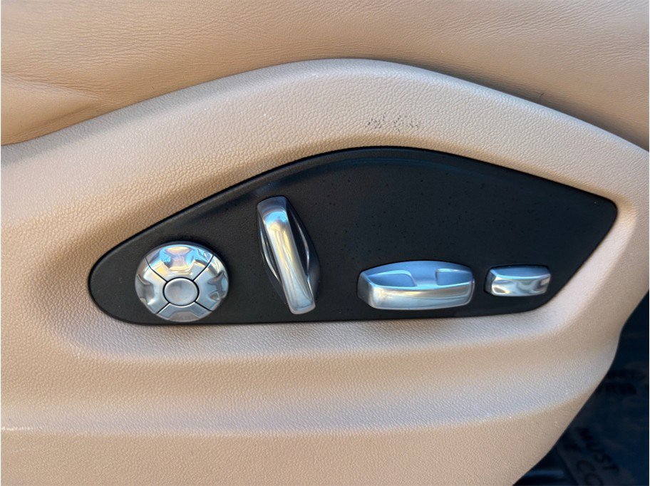 Used 2019 Porsche Cayenne w/ Premium Package AWD/4WD image 47