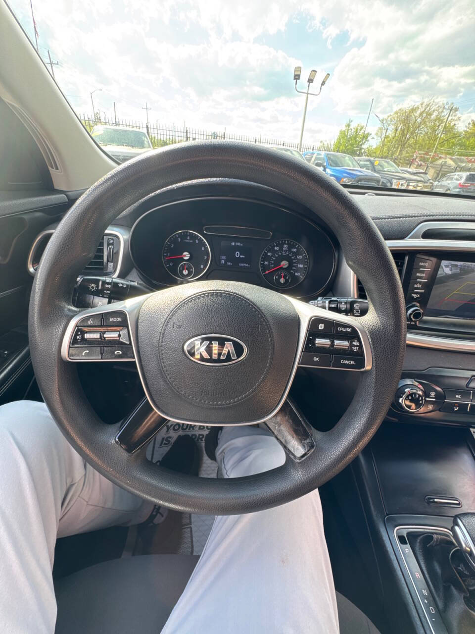 Used 2019 Kia Sorento FWD image 19