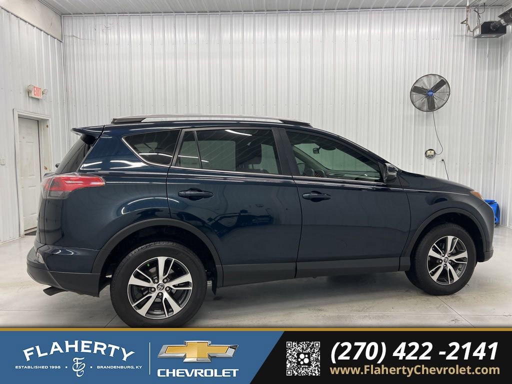 Used 2017 Toyota RAV4 XLE video 2