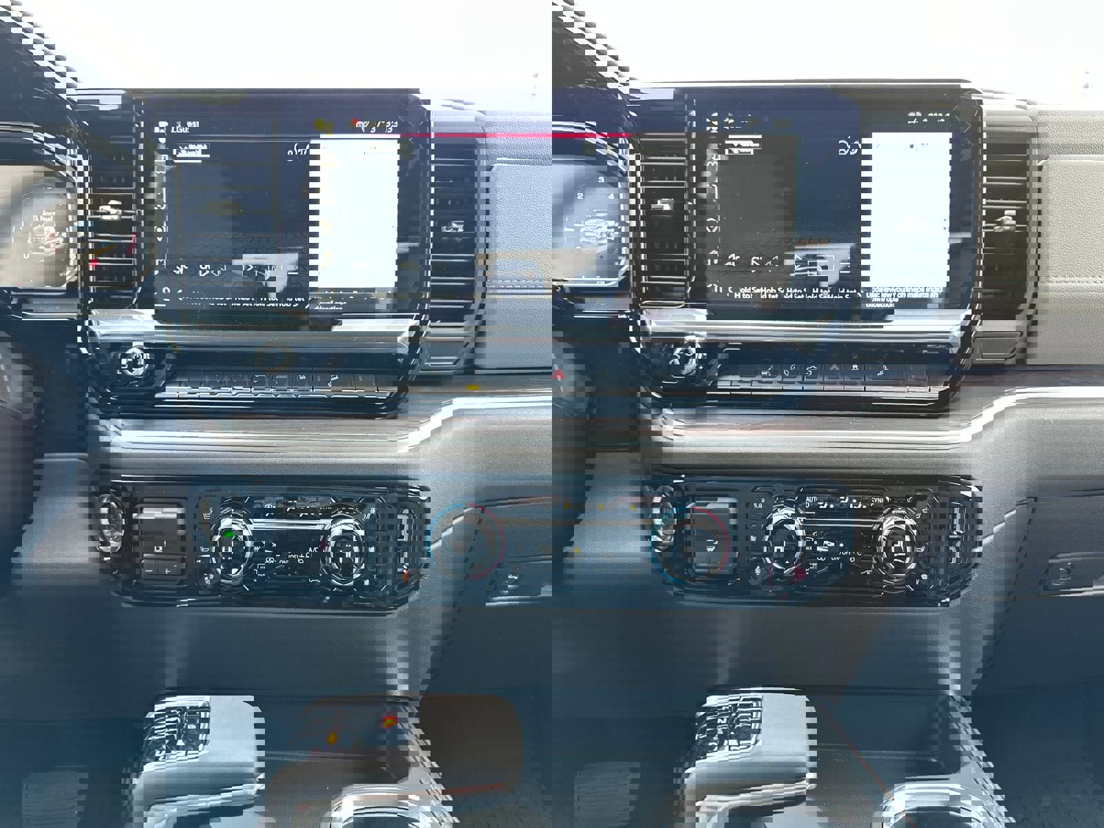 New 2026 GMC Sierra 1500 SLT w/ SLT Premium Package image 24