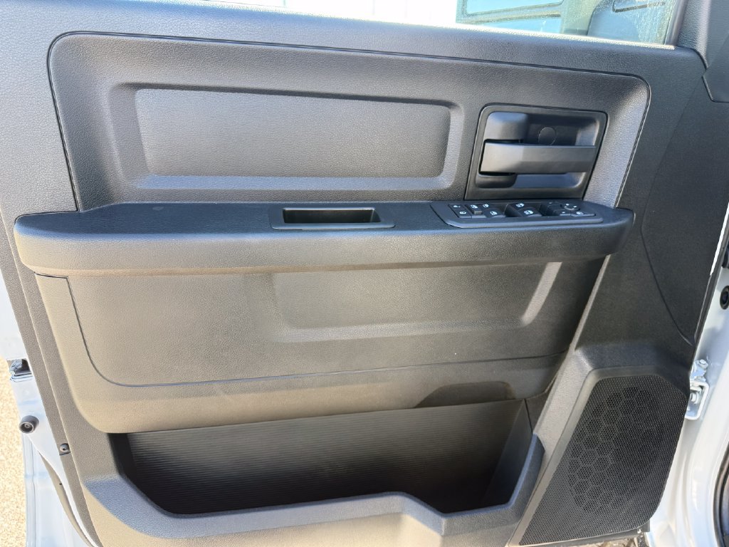 New 2027 RAM 2500 Tradesman w/ Chrome Appearance Group AWD/4WD image 5