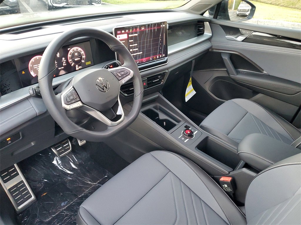 New 2026 Volkswagen Tiguan SE R-Line image 22