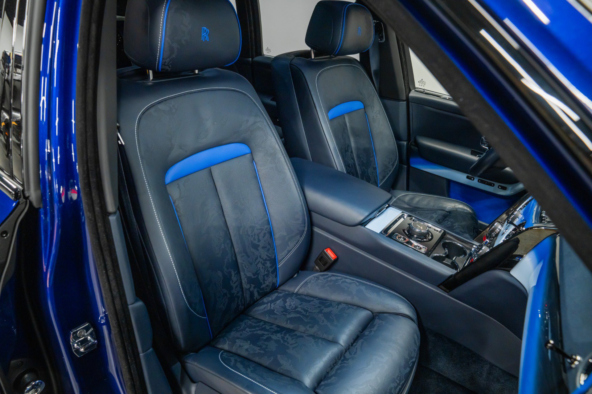 Used 2024 Rolls-Royce Cullinan Black Badge AWD/4WD image 25