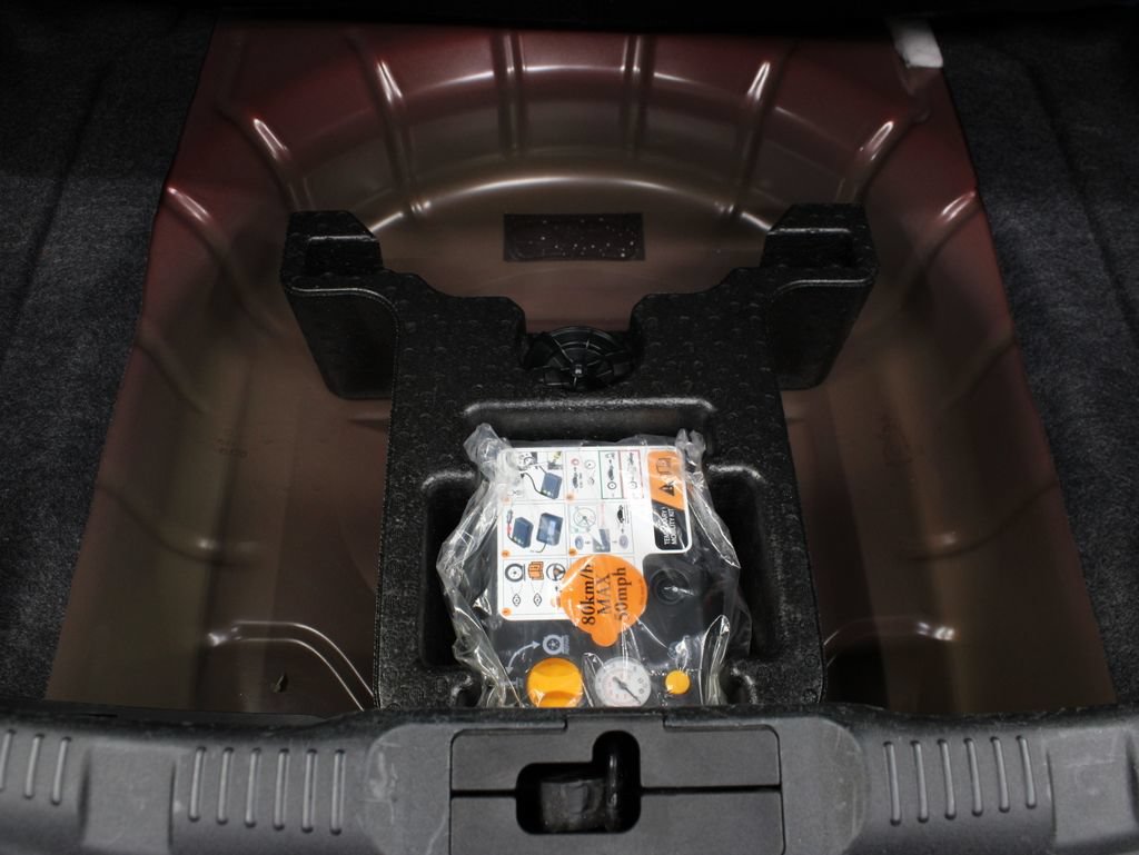 Used 2015 Ford Mustang Premium RWD image 38