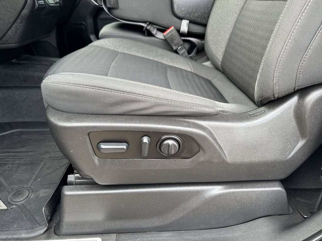 Certified 2022 Chevrolet Silverado 2500 LT w/ Convenience Package image 11