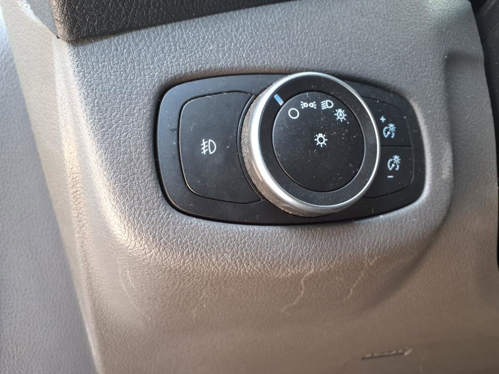 Used 2021 Ford Transit Connect XLT image 12