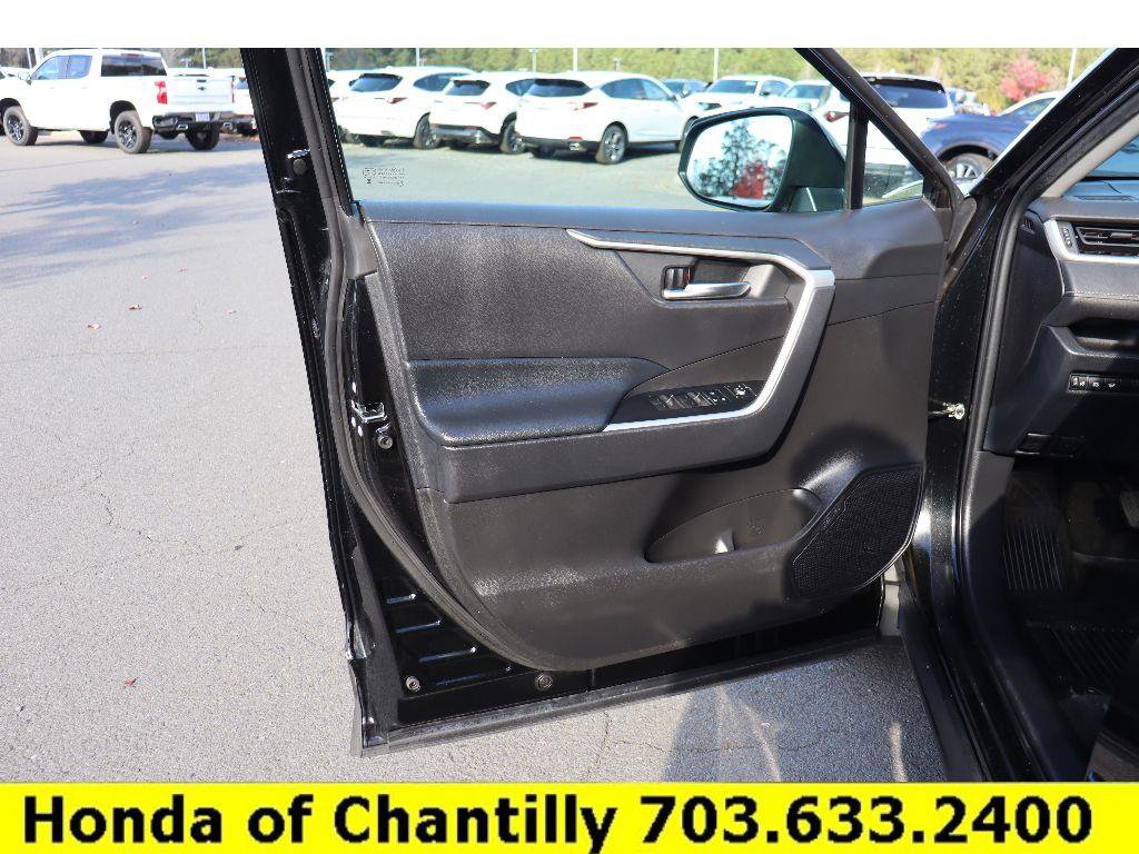 Used 2022 Toyota RAV4 XLE image 20