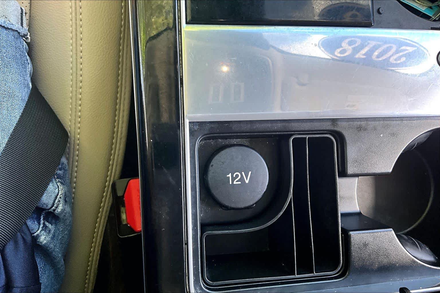 Used 2018 Land Rover Range Rover Velar S AWD/4WD image 32
