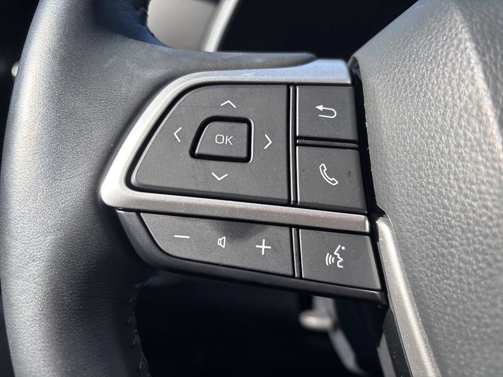 Used 2023 Toyota Highlander XLE AWD/4WD image 26